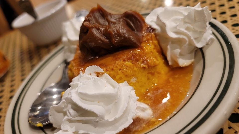 Flan Con Crema Y Dulce De Leche