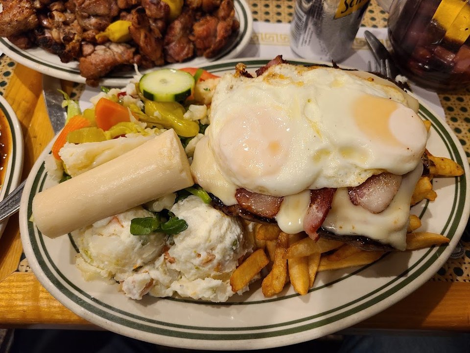 Chivito De Oro